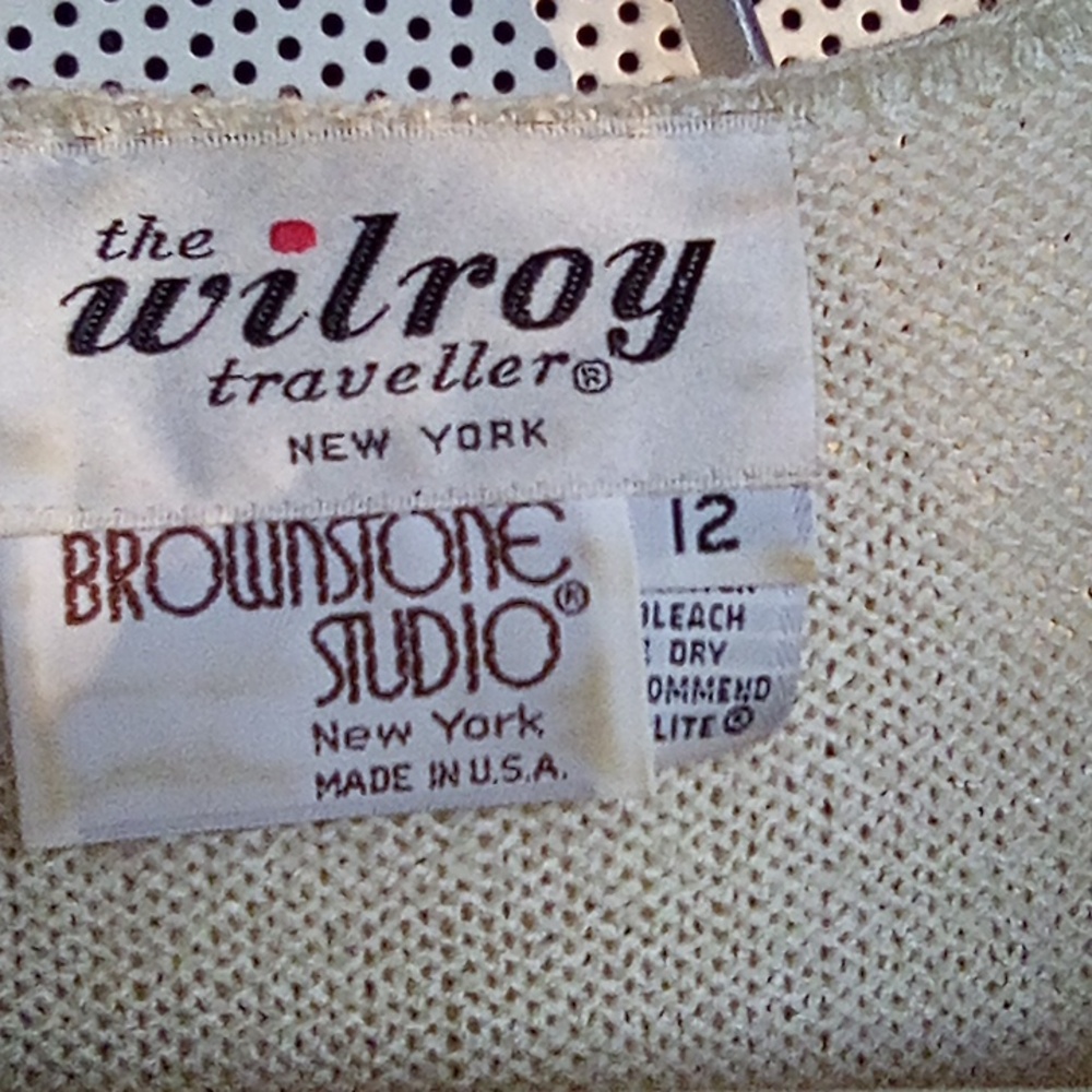 The Wilroy Traveller New York Size 12 Two Piece Skirt Suit With Scarf Top. - Picture 4 of 7